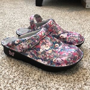 Algeria Seville clogs